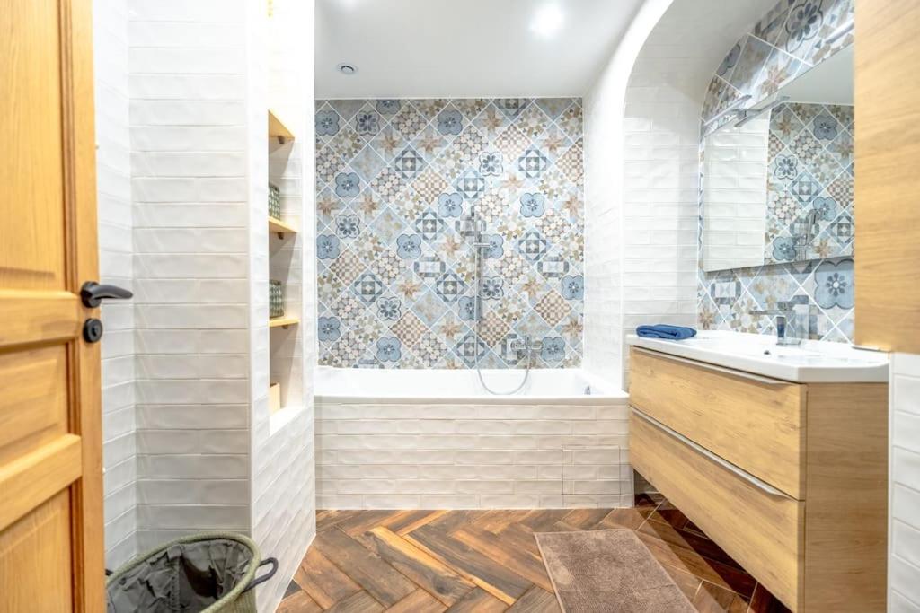 Superbe Appartement Neuf, Climatise Centre Village Le Plan-de-la-Tour Zewnętrze zdjęcie